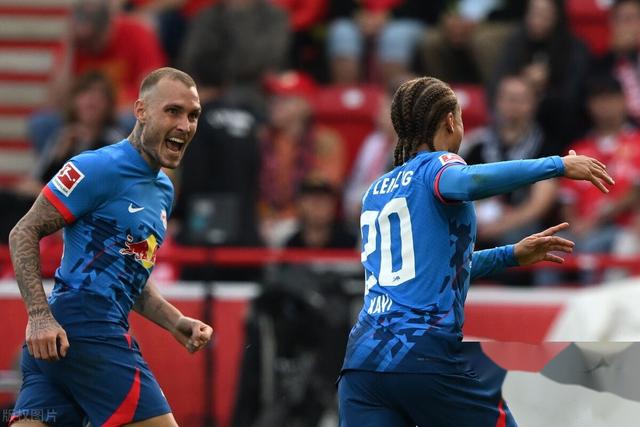 莱比锡替补上场改变战局，海港防线瞬间崩溃！