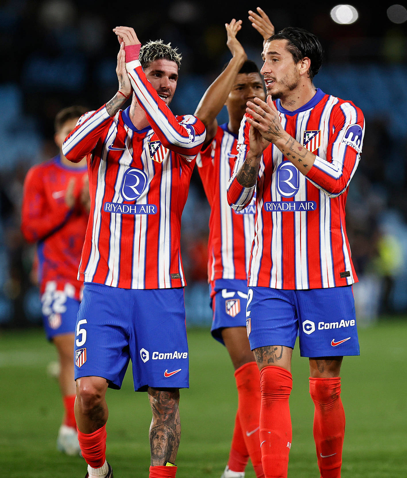 马竞赛前列队欢迎AC米兰，尊重对手尽显风度！的简单介绍